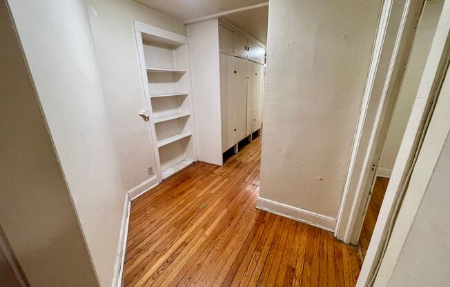 2301 2303 E Belleview Pl