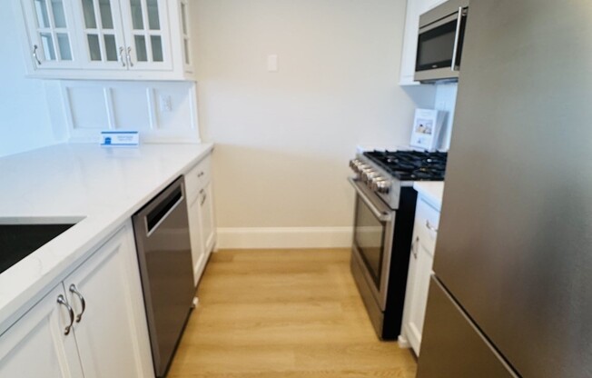 1 bed, 1 bath, 573 sqft, $2,700, Unit 910