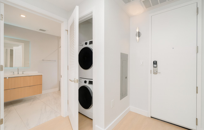 1 bed, 1 bath, 572 sqft, $2,995, Unit 406