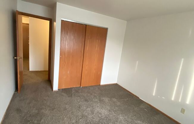 2 beds, 1.5 baths, 963 sqft, $1,299, Unit 5166 A06