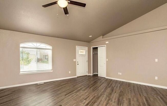 3 beds, 2 baths, $2,300