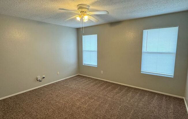 SpacIous Terrell Home!   Move in ready