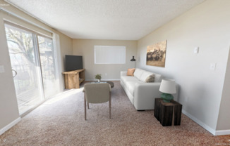 2 beds, 1 bath, 800 sqft, $1,295, Unit 02