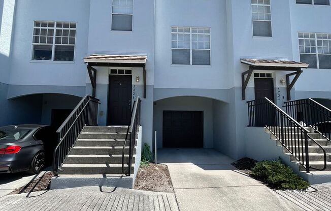 2 Bedroom 2 Bathroom South Tampa Townhome!!