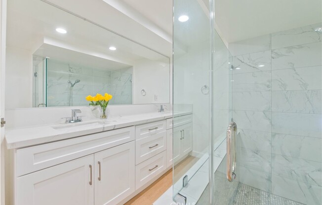 6335 WHITSETT AVE