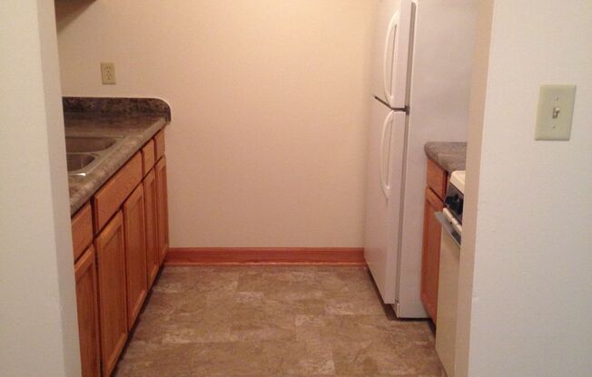 2 beds, 1 bath, 800 sqft, $1,019, Unit 8034 - 202