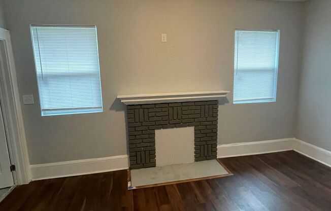 3 beds, 1 bath, 1,260 sqft, $1,250, Unit 548 w 25th Street