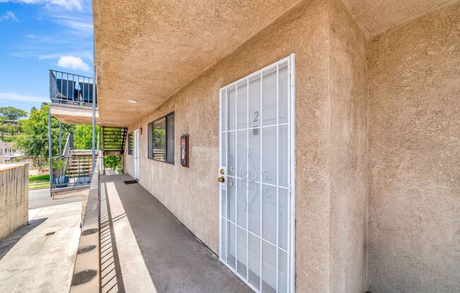 1614 E CHEVY CHASE DR