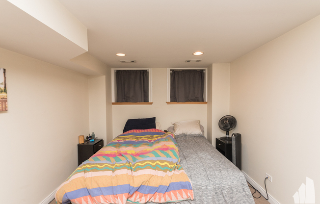 2702 W THOMAS