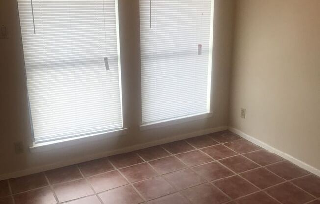 PRE-LEASE 2025/2026: Great Location & Quant Unit!