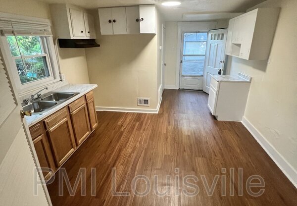 2 beds, 1 bath, 792 sqft, $1,099