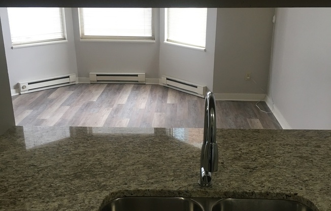 1 bed, 1 bath, $1,095