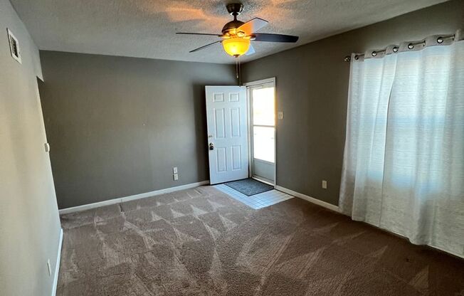 2 beds, 1 bath, $1,025