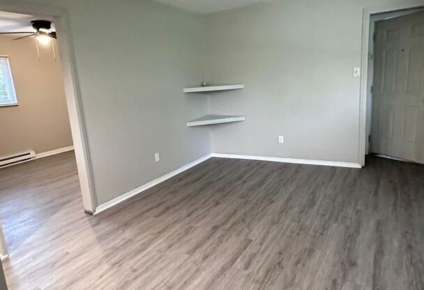 2 beds, 1 bath, $1,000, Unit D