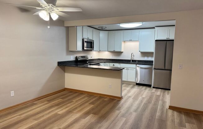 2 beds, 1 bath, 875 sqft, $1,650, Unit 58B