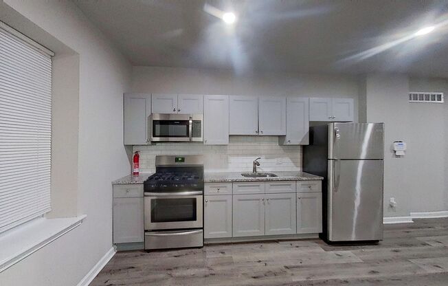 3 beds, 1.5 baths, 1,300 sqft, $1,425, Unit 1