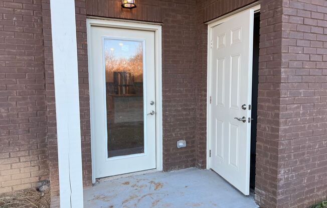 2 beds, 2 baths, 979 sqft, $1,130, Unit 913
