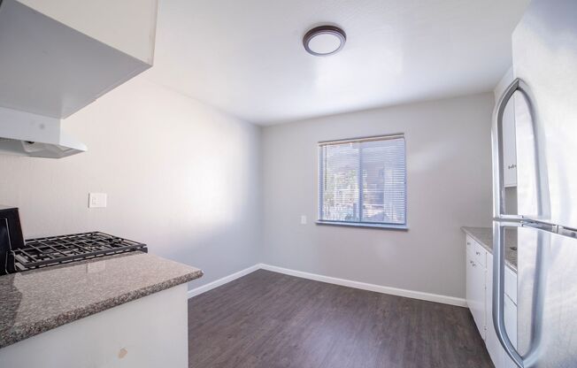 2 beds, 1 bath, $1,750, Unit 08