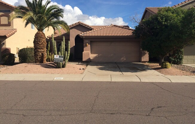 Beautiful 3 bedroom 2 bath North Phoenix home Under market rate! Available after June 1st!