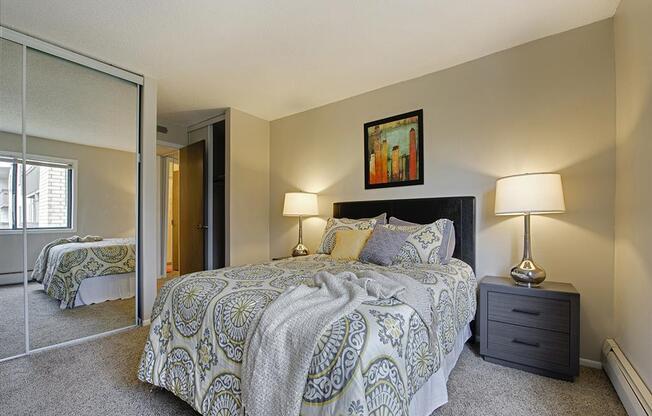 Oakwood Apartments in Plymouth, MN Dual Closets Bedroom