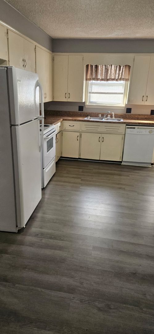 5408 South Hutchinson Court