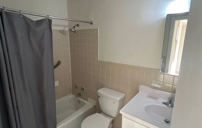 1 bed, 1 bath, $1,150, Unit 201