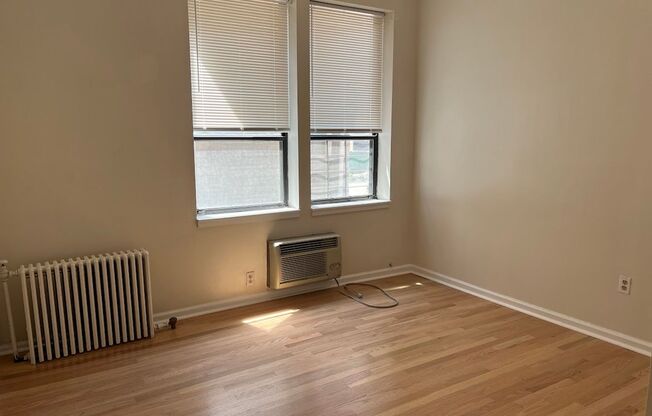 1 bed, 1 bath, $1,550, Unit S7