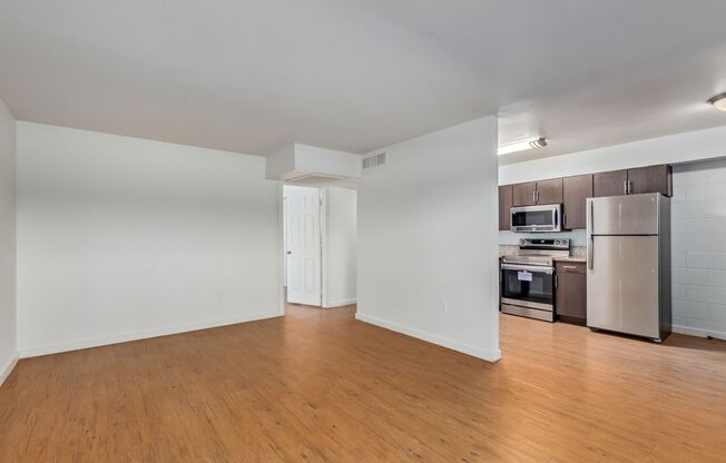 1 bed, 1 bath, 750 sqft, $1,350, Unit 11