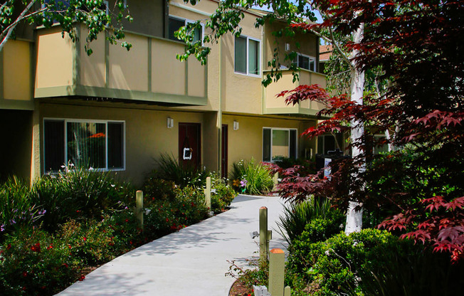 Welcome Home to Town House Plaza Apartments