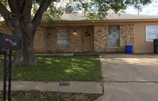 3 beds, 2 baths, $1,295