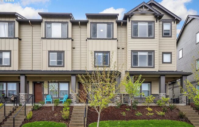 Modern North Bethany 2-Bedroom + Den Townhome with Garage, Private Balcony near Parks & Trails