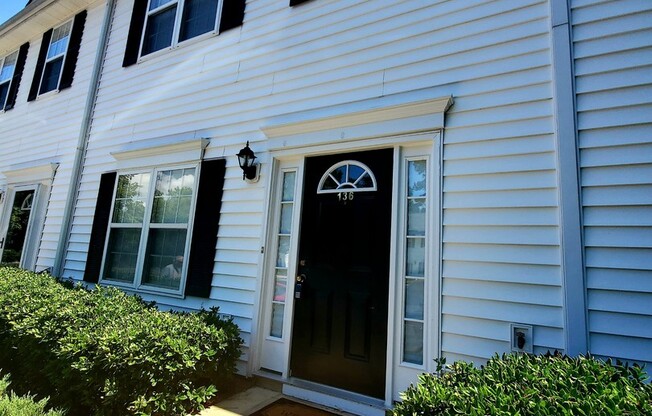 Charming 2 bedroom condo in Pineville !