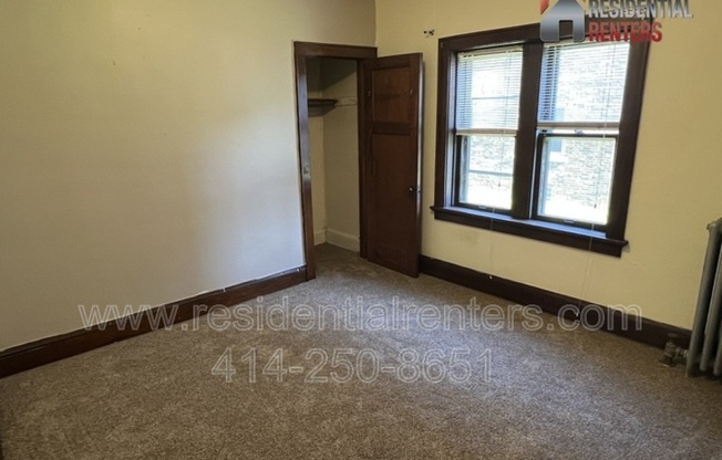 3047 S HOWELL AVE