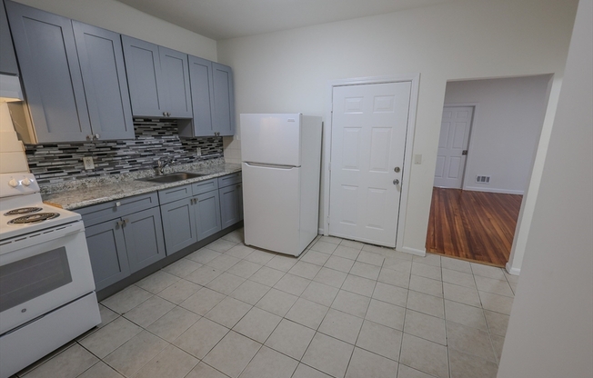 4 beds, 1 bath, 1,250 sqft, $3,700, Unit 2