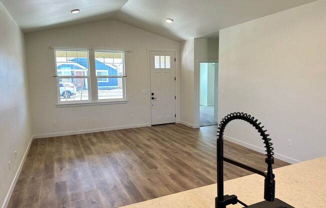 Beautiful 4 Bed, 3 Bath Home for Rent!