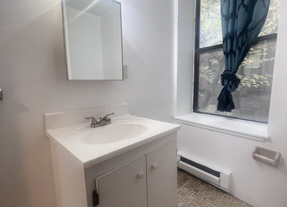 1 bed, 1 bath, 550 sqft, $2,500, Unit 102