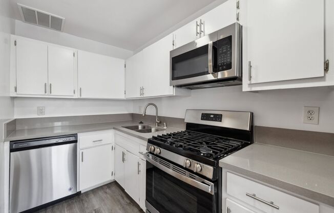 Studio, 1 bath, 615 sqft, $1,898, Unit 117