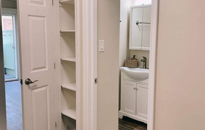 Country Club Apartments