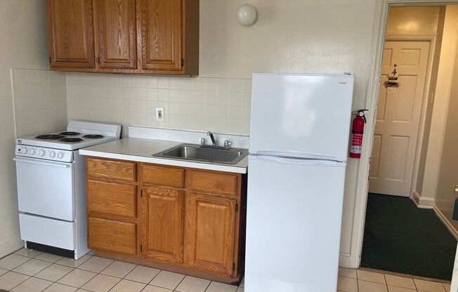 Studio, 1 bath, 700 sqft, $825, Unit A5