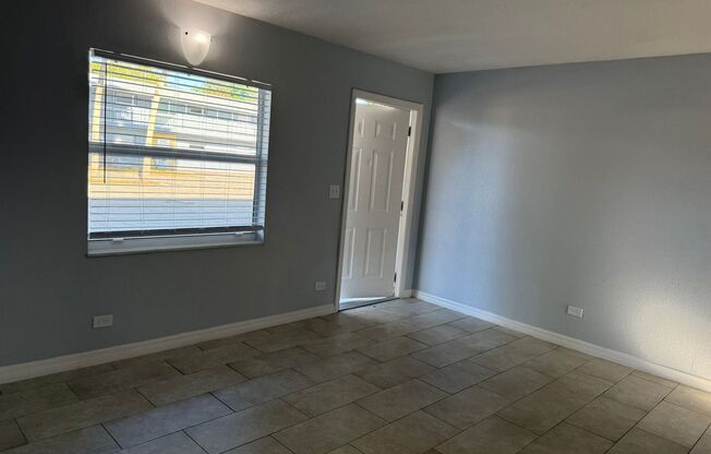 2 beds, 1 bath, 645 sqft, $1,100, Unit 240-018