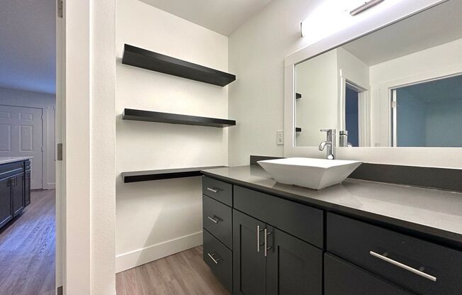 1 bed, 1 bath, 550 sqft, $1,295, Unit 40