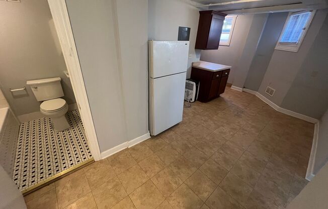 1 bed, 1 bath, $1,195, Unit A