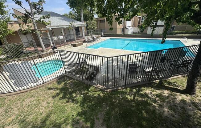 10331 LINDLEY AVE