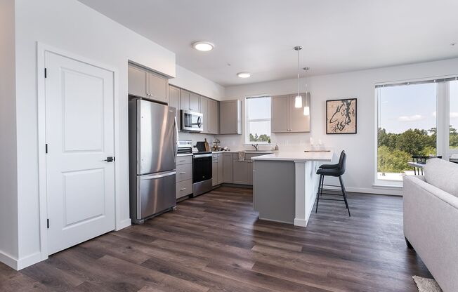 3 beds, 2 baths, 1,320 sqft, $2,695, Unit 606