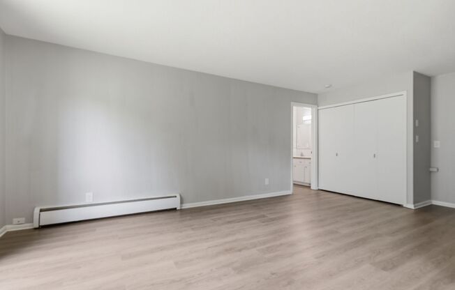 2 beds, 1 bath, 900 sqft, $1,539, Unit 220