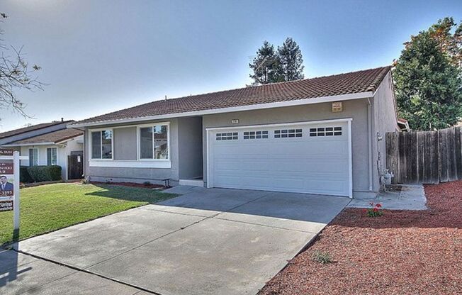 $4590 / 5 BR -GORGEOUS MODEL HOME IN THE WARM SPRINGS AREA SOUTH FREMONT
