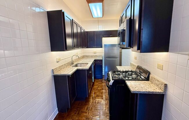 Studio, 1 bath, 500 sqft, $1,765, Unit 553-216