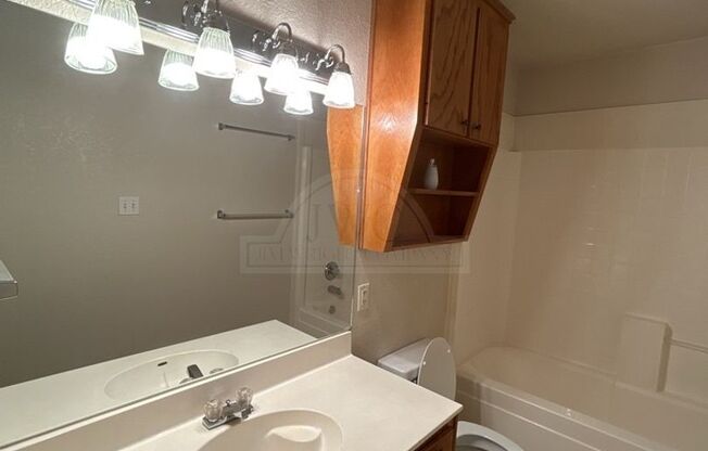 3 beds, 2 baths, $1,095, Unit 2204 Wright Way Unit A