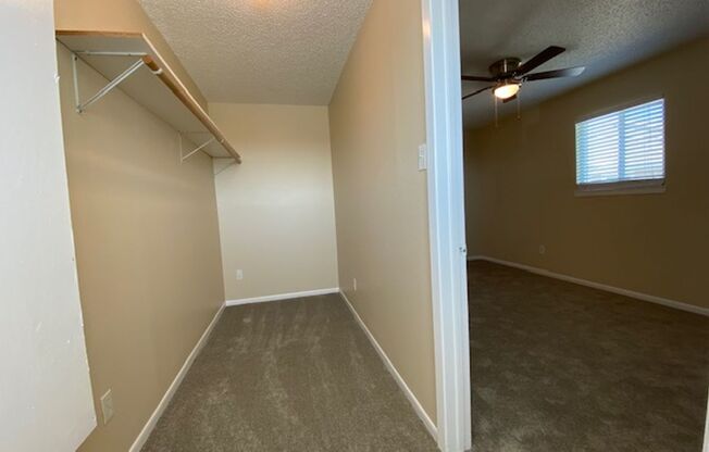 1 bed, 1 bath, $1,095, Unit # B 9