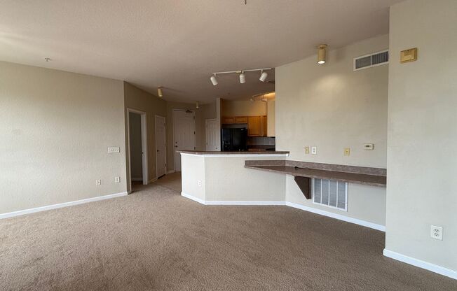 2 beds, 2 baths, $1,595, Unit UNIT # 814